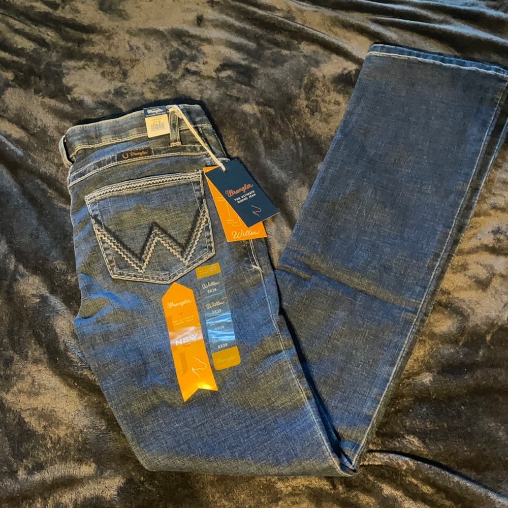 Ladies Wrangler boot cut jeans, size 9x36.